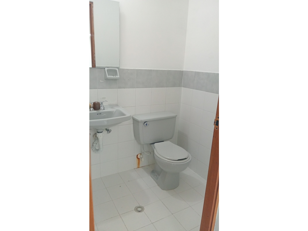 OFINA EN ARRIENDO SECTOR LAURELES — foto 5