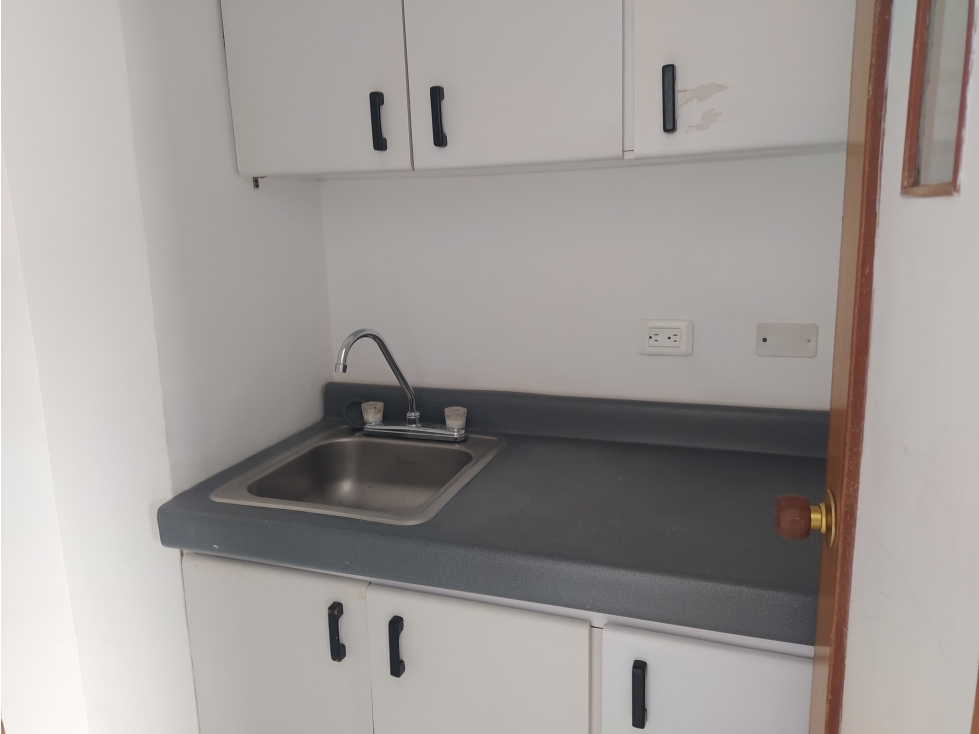 OFICINA EN ARRIENDO SECTOR LAURELES