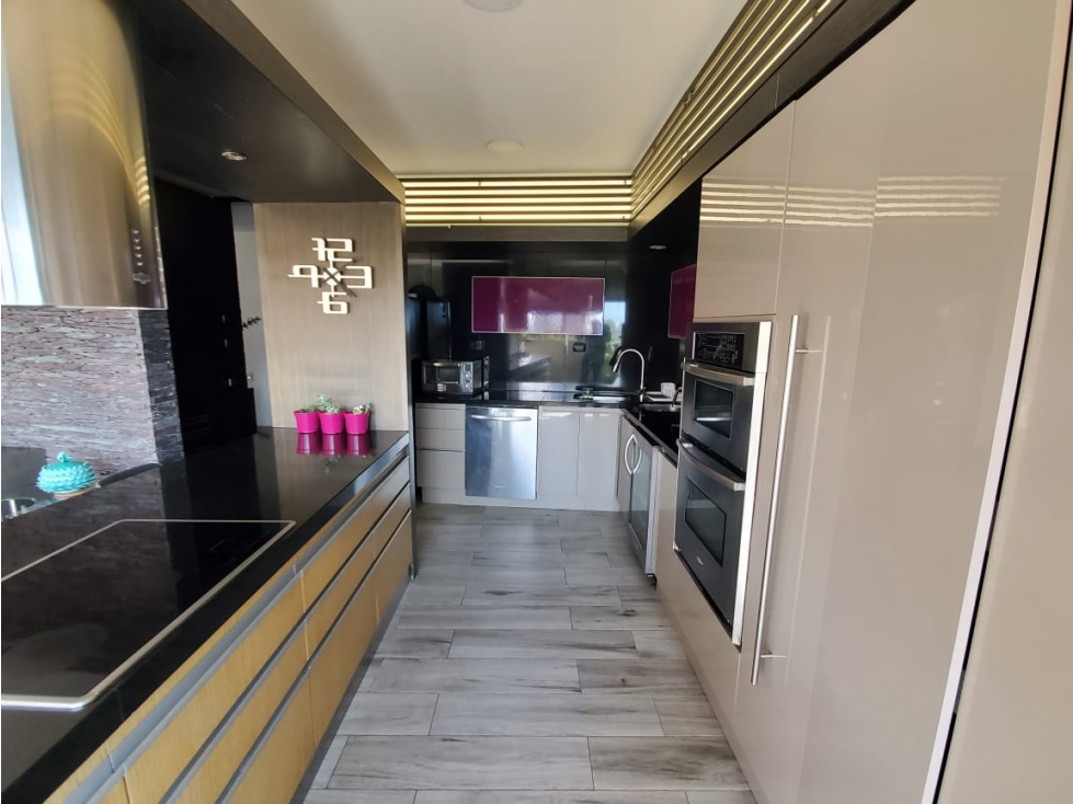 Cómodo, y lujoso apartamento para la venta en sector exclusivo. — foto 2