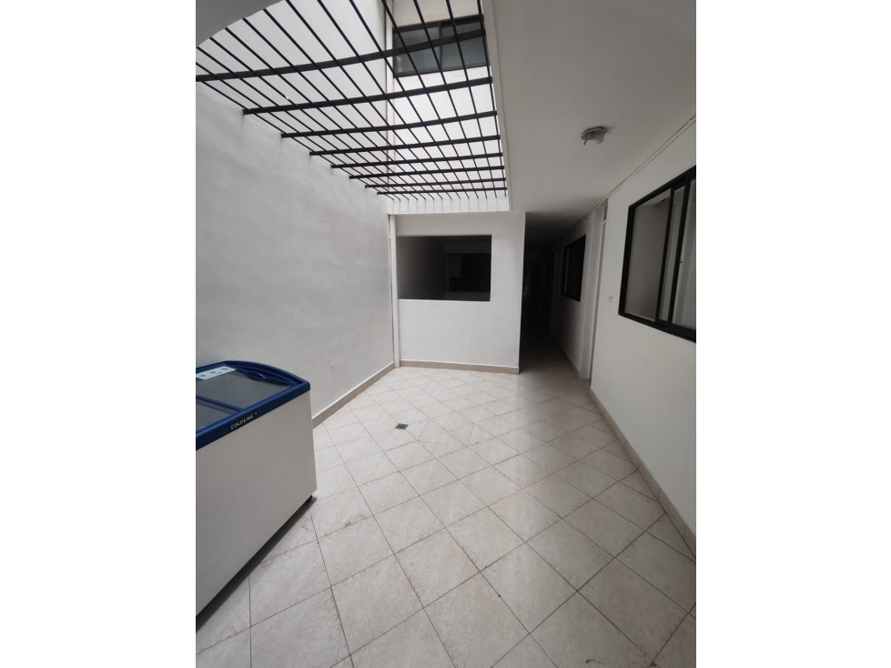 Se Arrienda Apartamento en Excelente Ubicación — foto 2