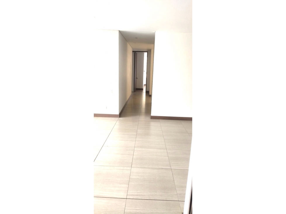 Apartamento con excelente ubicación para el Arriendo. — foto 6