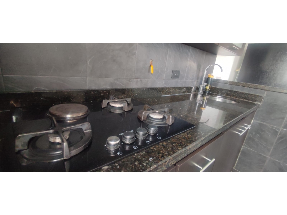 APARTAMENTO EN ARRIENDO UBICADO EN LA LOMA DEL INDIO — foto 4