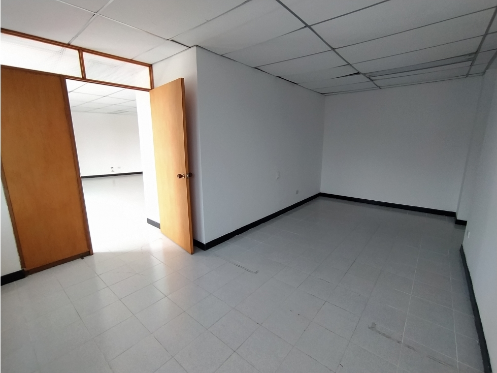 OFICINA EN ARRIENDO SECTOR LAURELES — foto 4