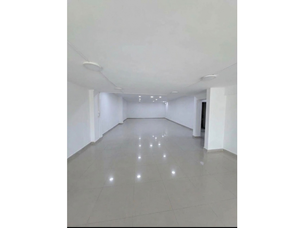 LOCAL EN ARRIENDO SECTOR AV BOLIBARIANA