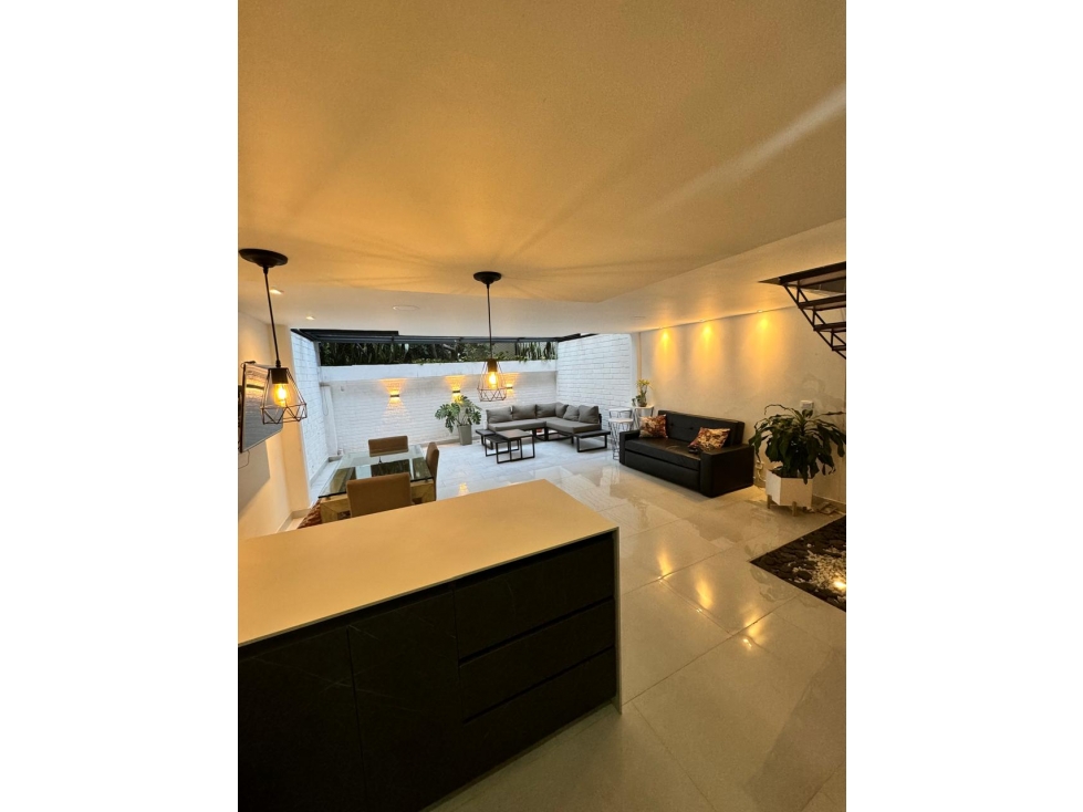 Casa con excelentes acabados, y ubicación estratégica para la venta. — foto 3