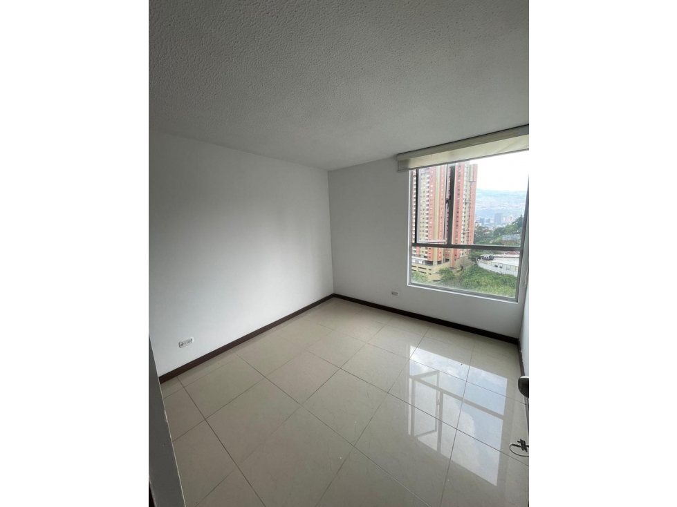 ESPECTACULAR APARTAMENTO PARA EL ARRIENDO EN LA LOMA DE SAN JULIAN — foto 4