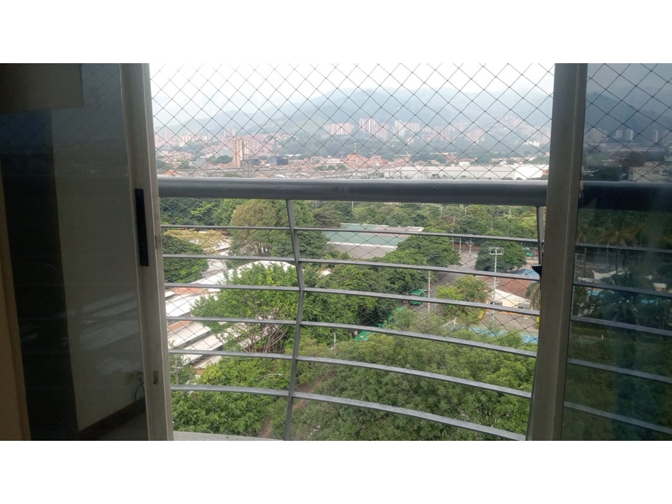 APARTAMENTO EN ARRIENDO EN EL POBLADO — foto 3