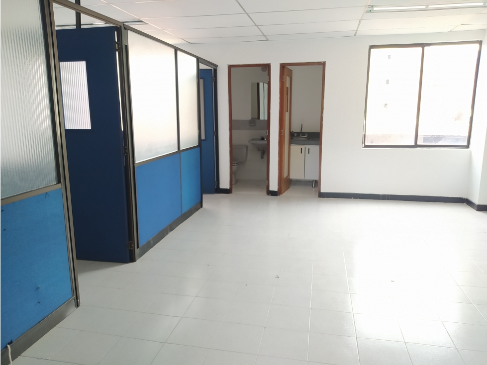 OFICINA EN ARRIENDO SECTOR LAURELES
