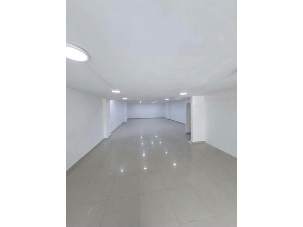 LOCAL EN ARRIENDO SECTOR AV BOLIBARIANA — foto 2