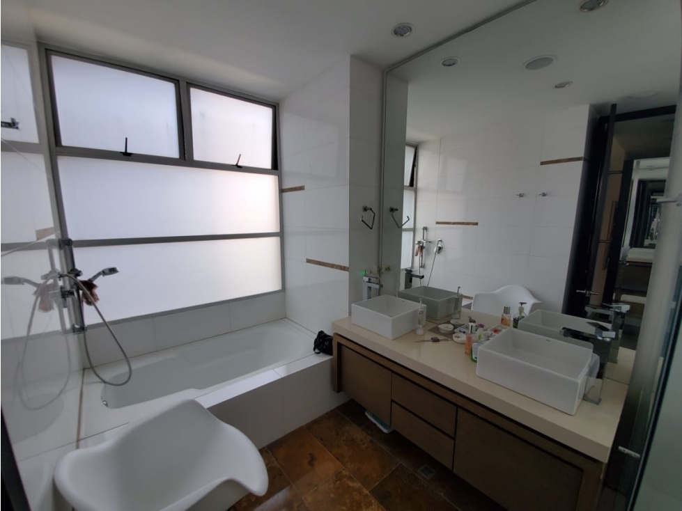 Cómodo, y lujoso apartamento para la venta en sector exclusivo. — foto 6