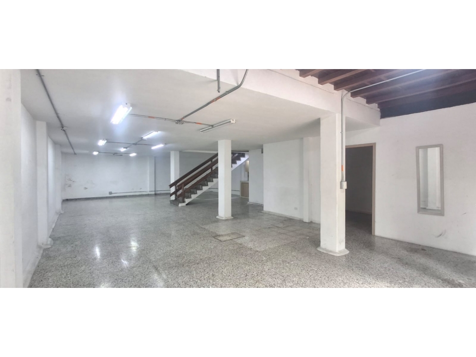 BODEGA EN ARRIENDO SECTOR SANTA MARIA