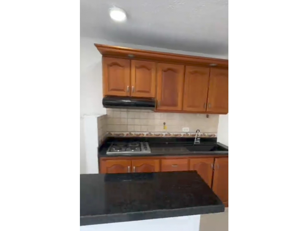 Apartamento con excelente ubicación para el Arriendo. — foto 2