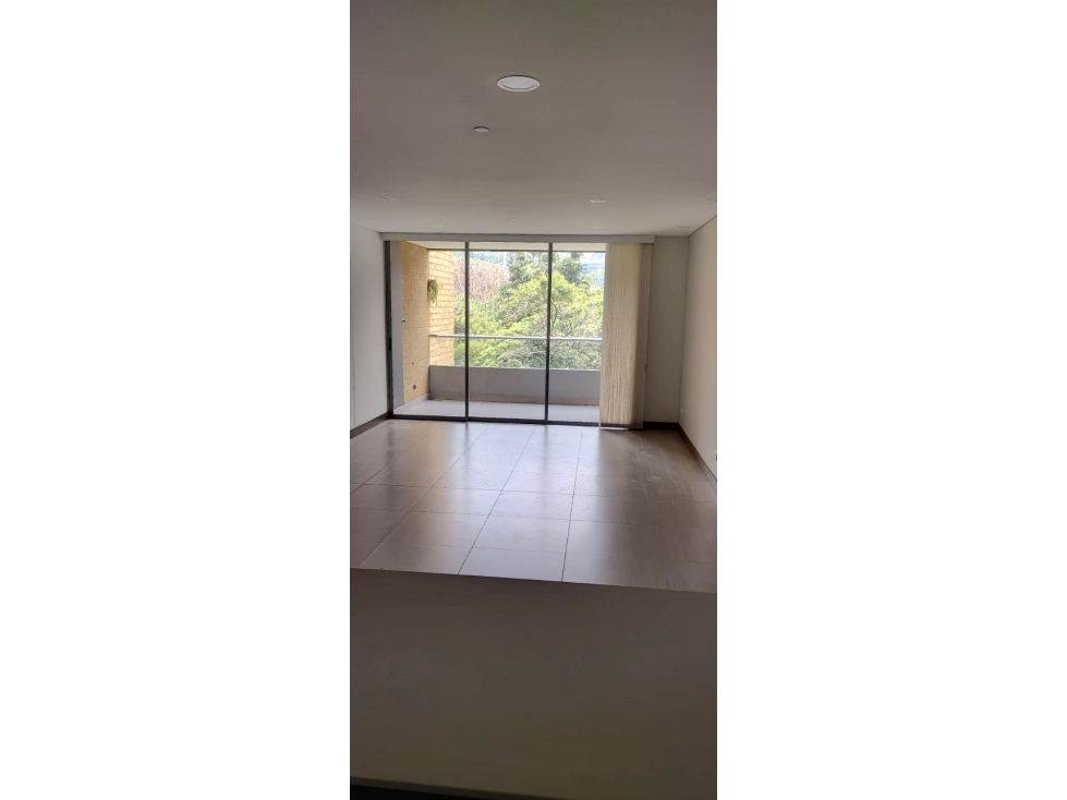 Apartamento con excelente ubicación para el Arriendo. — foto 3