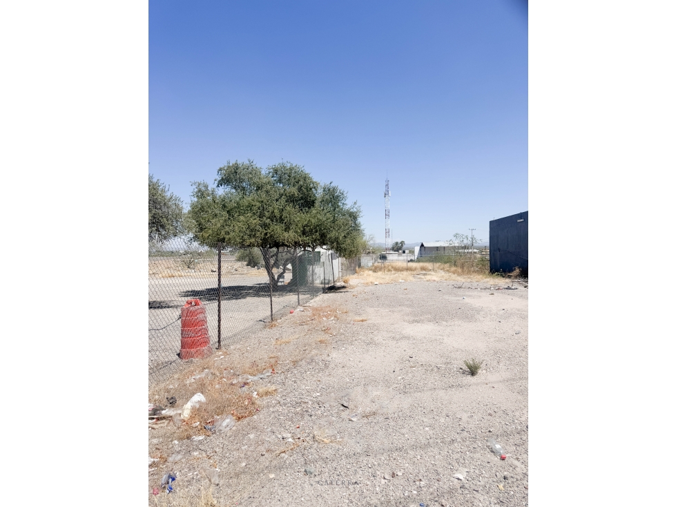 RENTA / Terreno Int. Carretera HMO - Nogales Km 4 - 2