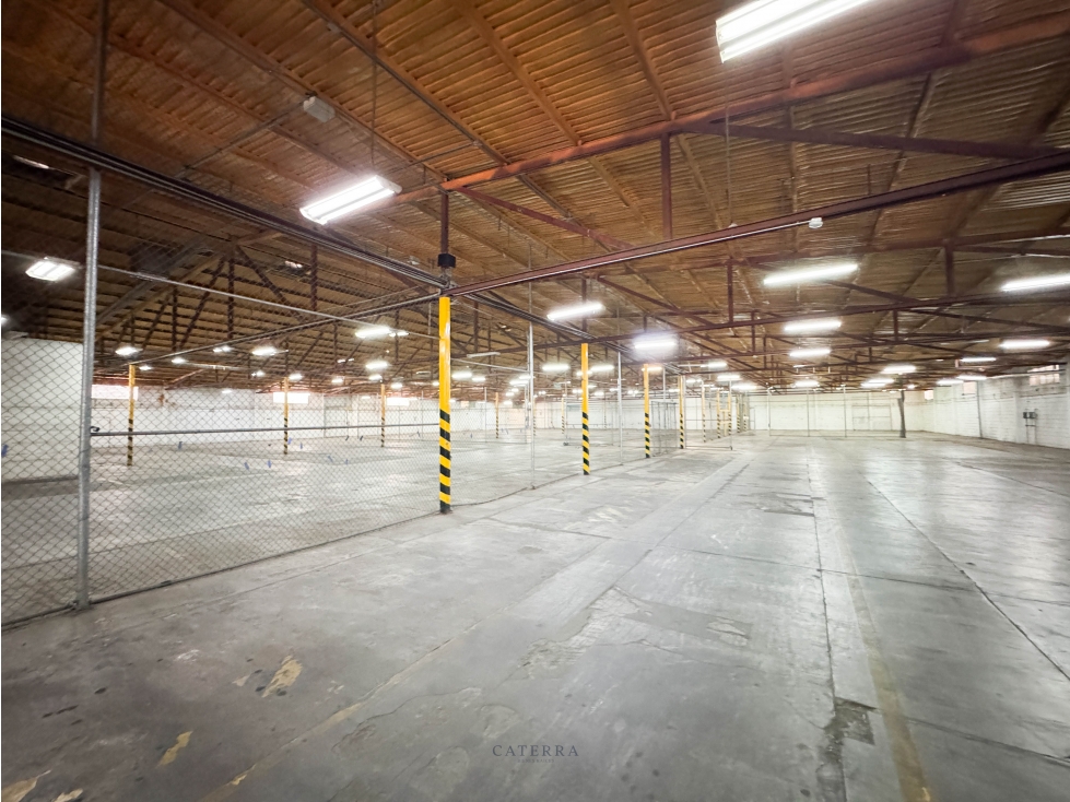 VENTA-RENTA Bodega Santa Fe - 3