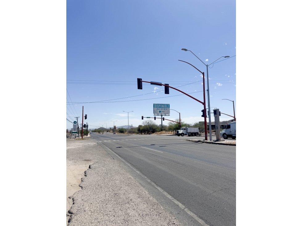 RENTA / Terreno Int. Carretera HMO - Nogales Km 4 - 5