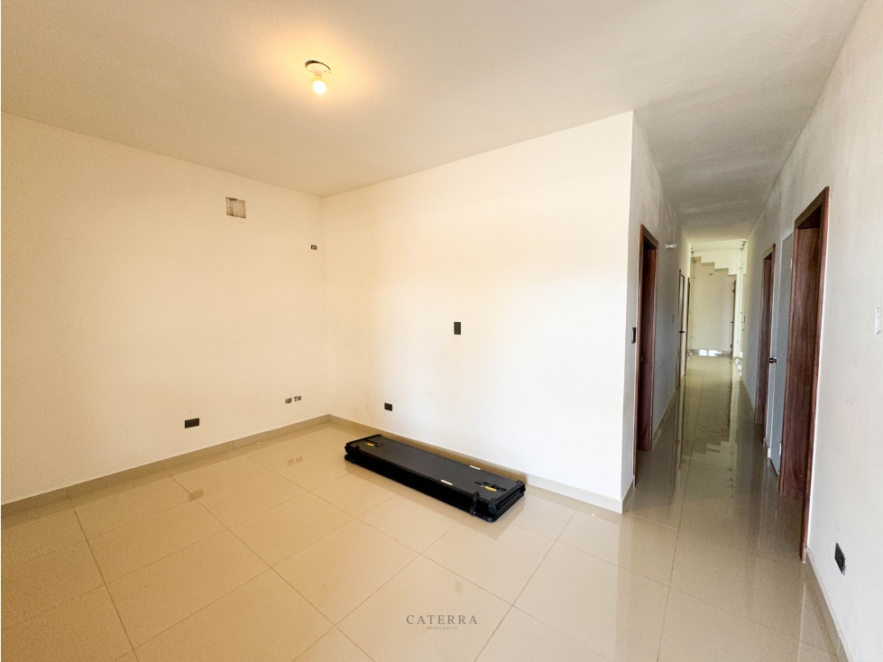 VENTA / Edificio con Oficinas Centenario - 4
