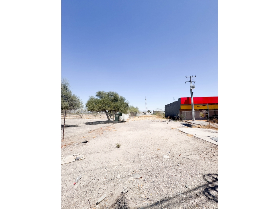 RENTA / Terreno Int. Carretera HMO - Nogales Km 4 - 6