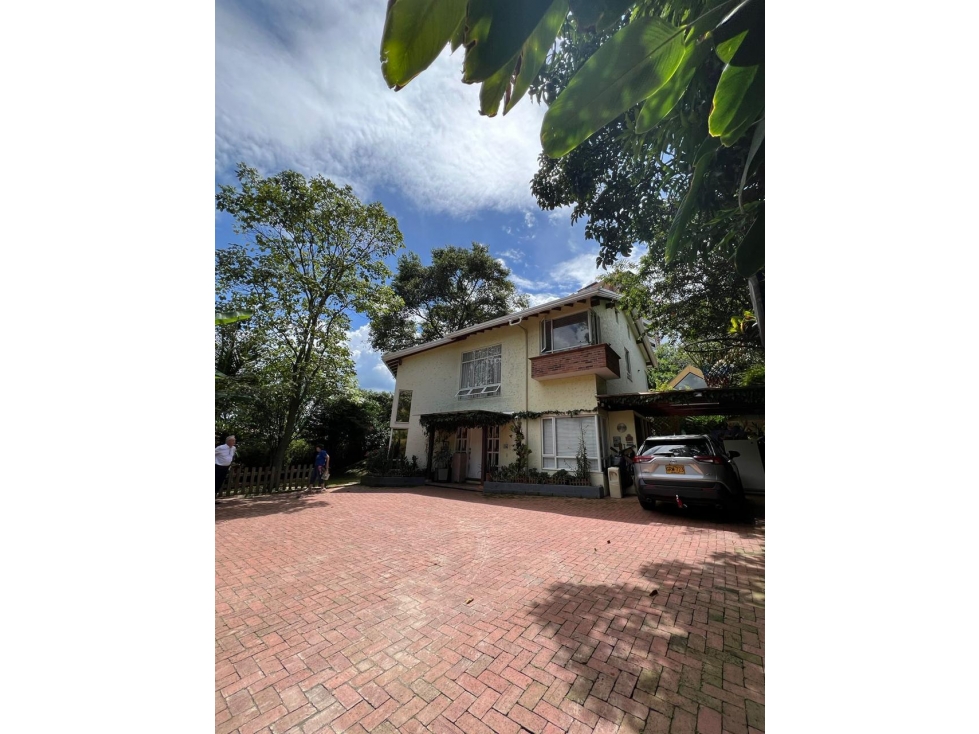 CASA FINCA EN VENTA - BARRIO EL ESMERALDAL - ENVIGADO