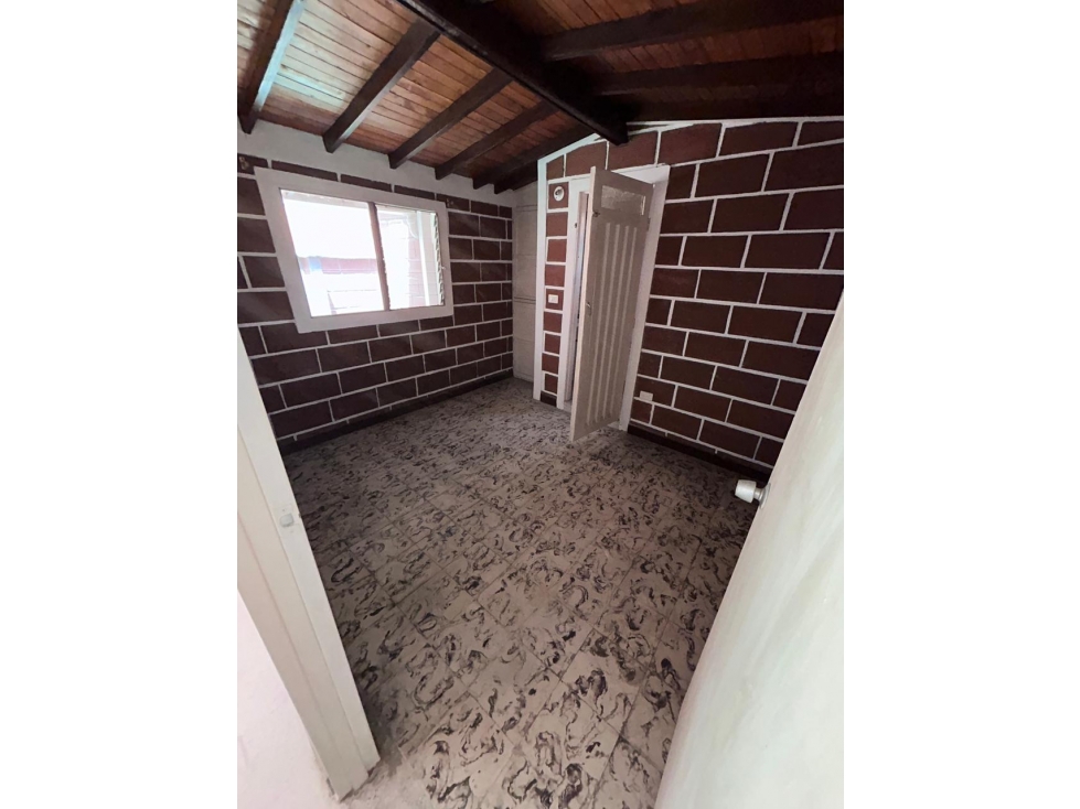 CASA EN VENTA CABAÑAS LA QUINTA A MEDIA CUADRA DE LA AUTOPISTA NORTE — foto 2