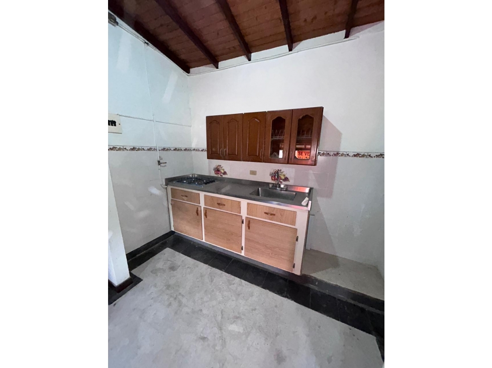 CASA EN VENTA CABAÑAS LA QUINTA A MEDIA CUADRA DE LA AUTOPISTA NORTE — foto 4