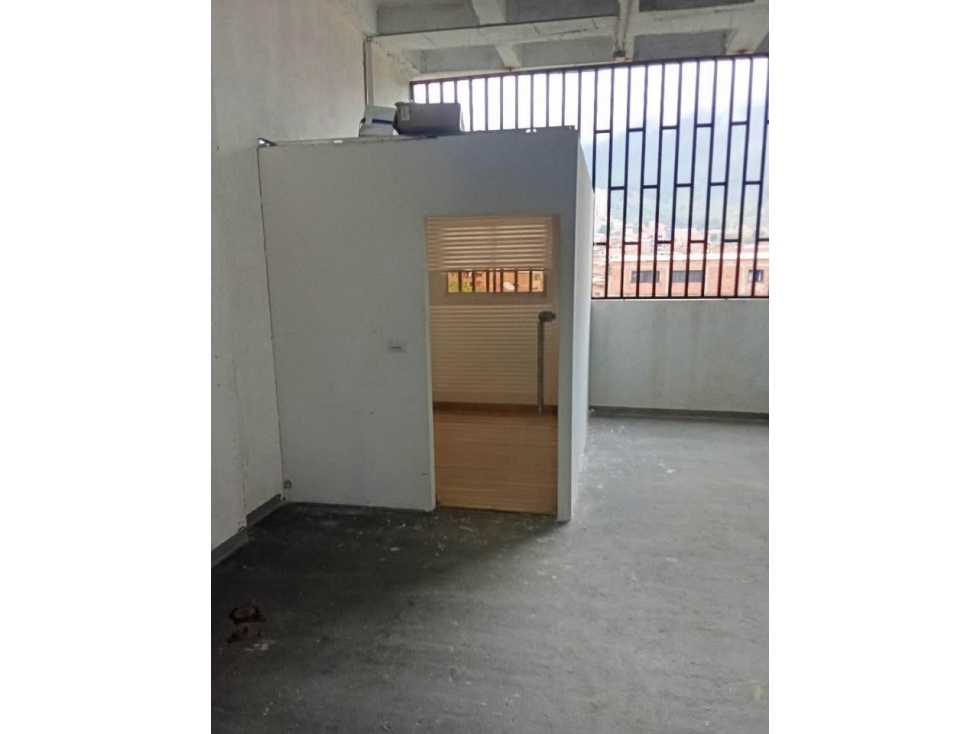POR INMOBILIARIA - LOCAL EN RENTA OBRA 2000 - 150m2 — foto 4