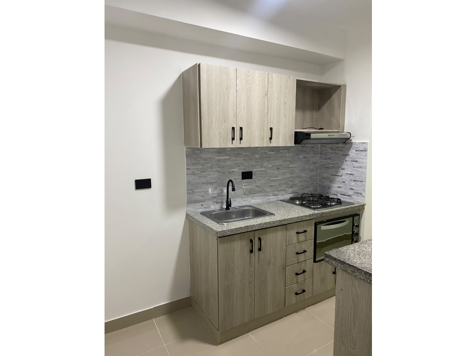 SE RENTA HERMOSO APTO EN HACIENDA NIQUIA — foto 2