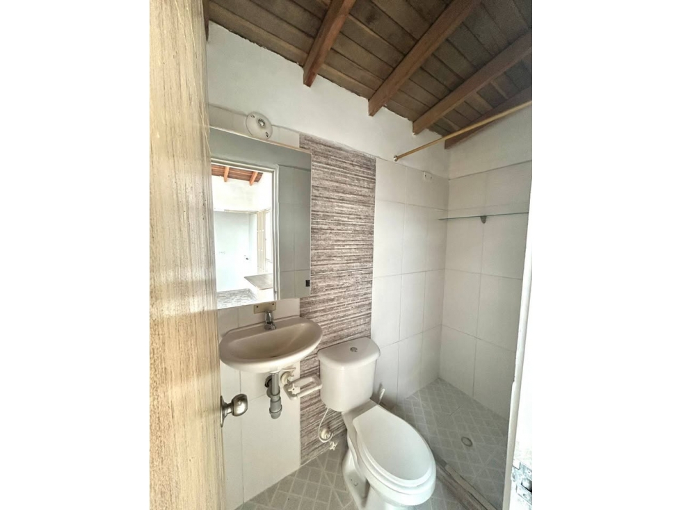 SE VENDE HERMOSO APARTAMENTO EN EL BARRIO CENTRAL, BELLO — foto 4