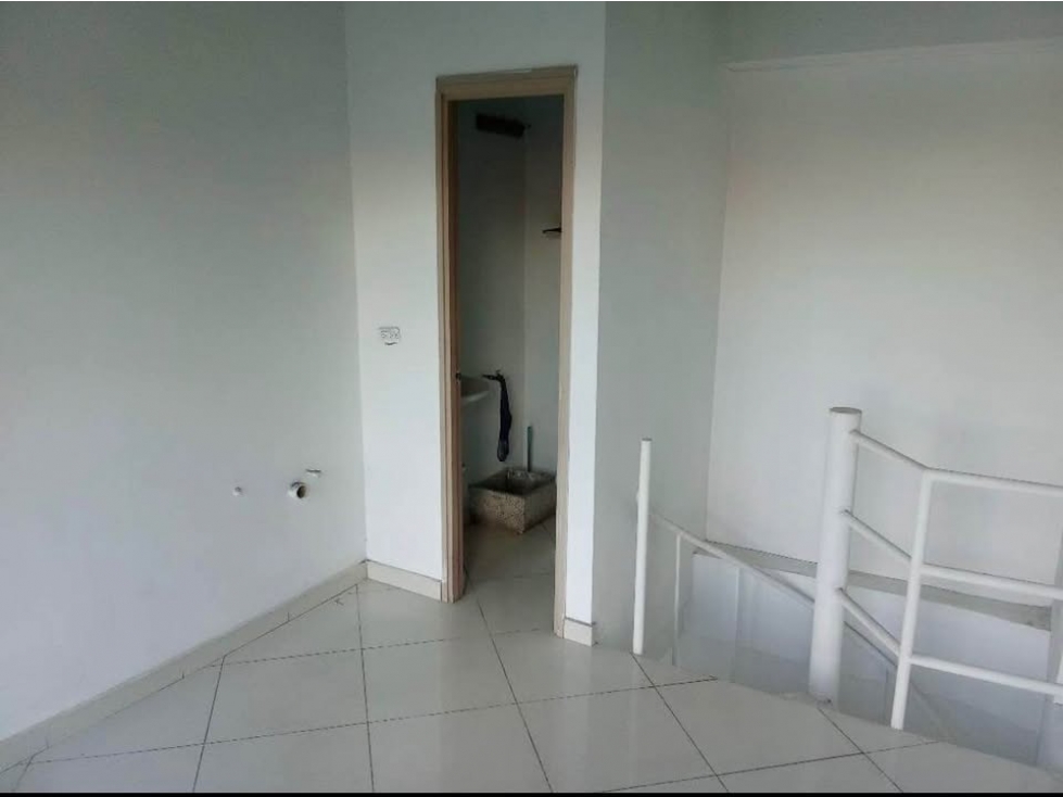 INMOBILIARIA - LOCAL EN RENTA A UNA CUADRA DEL PARQUE DE BELLO — foto 2