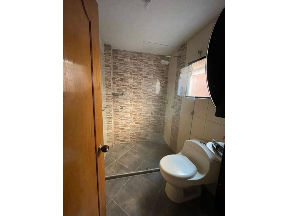 VENTA DE AMPLIA CASA EN EL BARRIO PEREZ — foto 4