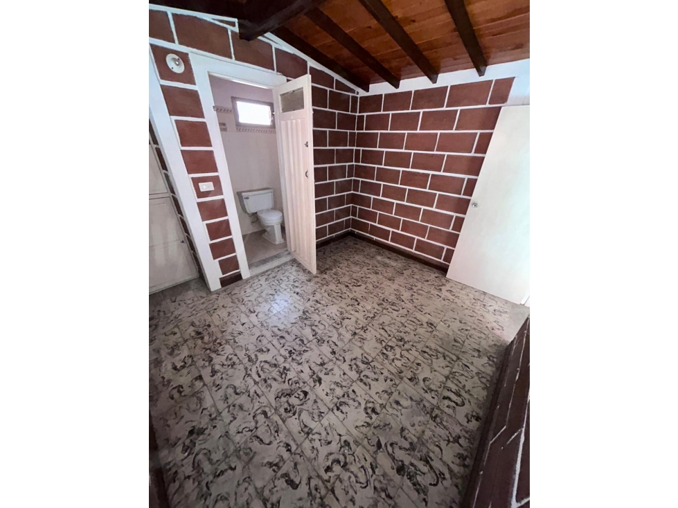 CASA EN VENTA CABAÑAS LA QUINTA A MEDIA CUADRA DE LA AUTOPISTA NORTE