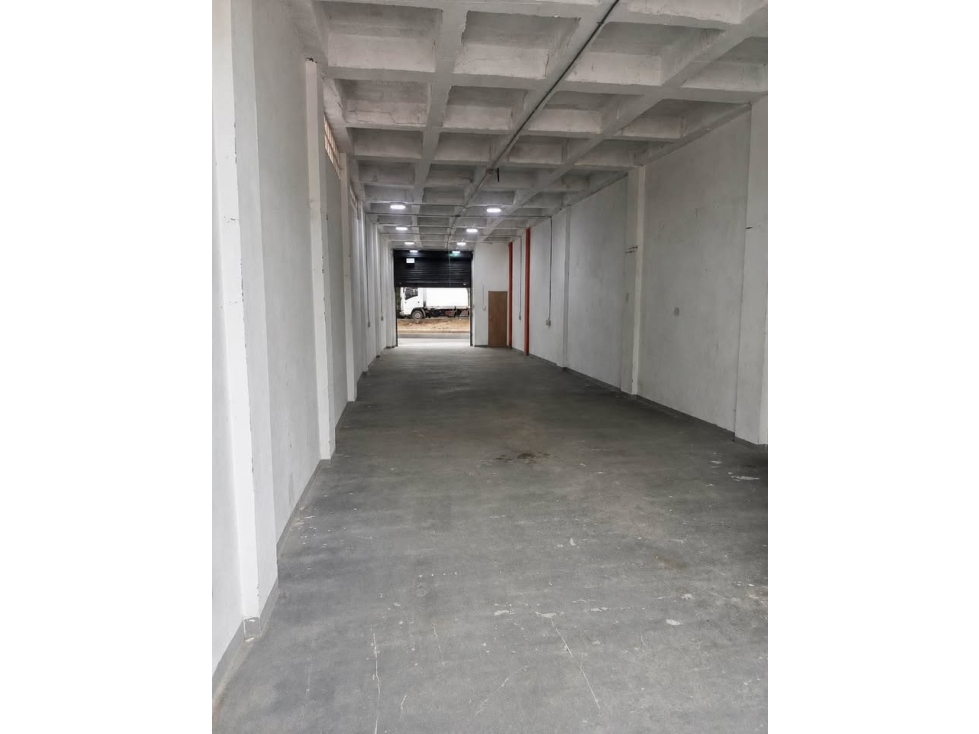 POR INMOBILIARIA - LOCAL EN RENTA OBRA 2000 - 150m2 — foto 2