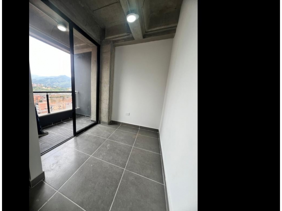 Apartamento Dúplex en Venta para Inversión Calle Larga, Sabaneta — foto 2