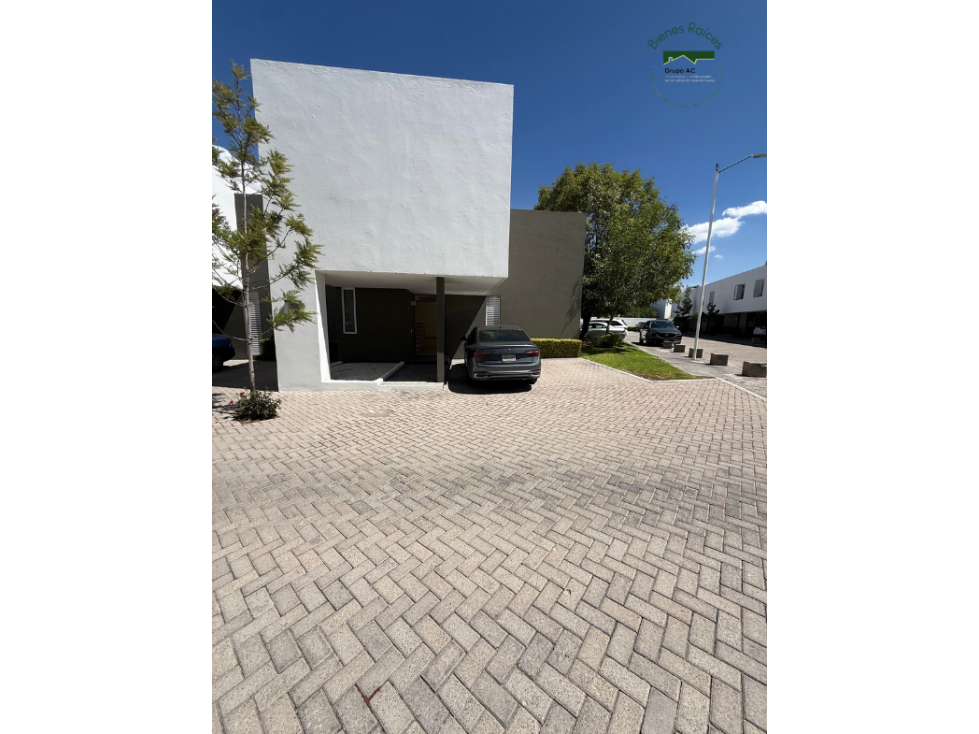 RENTA CASA EN NUEVO CAPRICHO SANTA FE R-1341