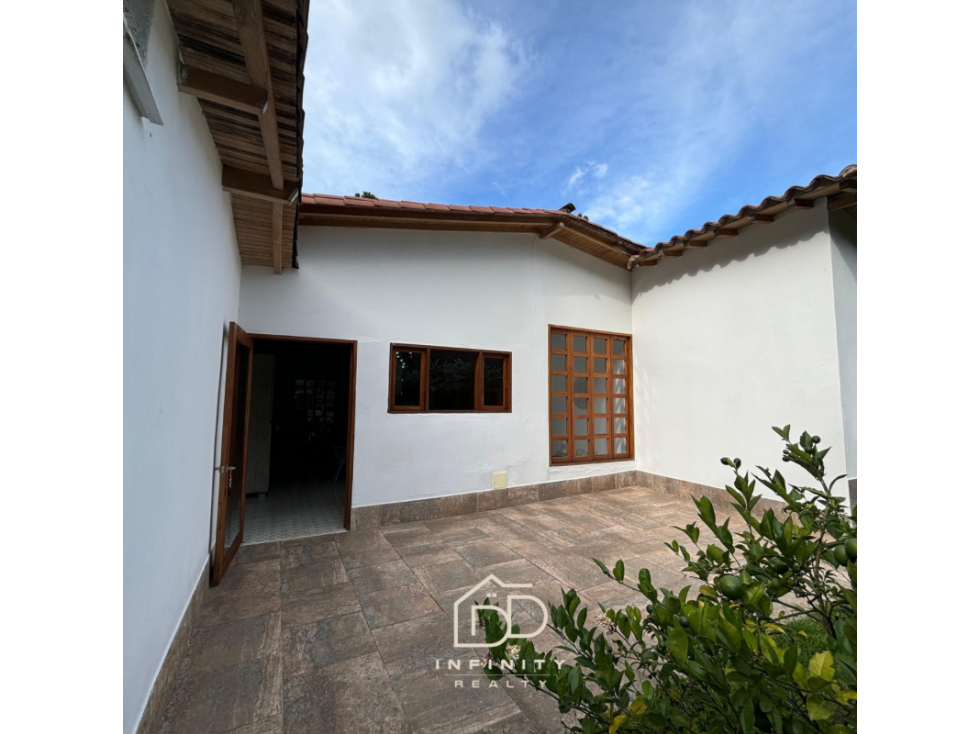 Se vende Casa Campestre Amoblada- La Ceja Antioquia