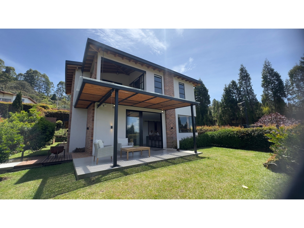 SE VENDE CASA CAMPESTRE - GUARNE