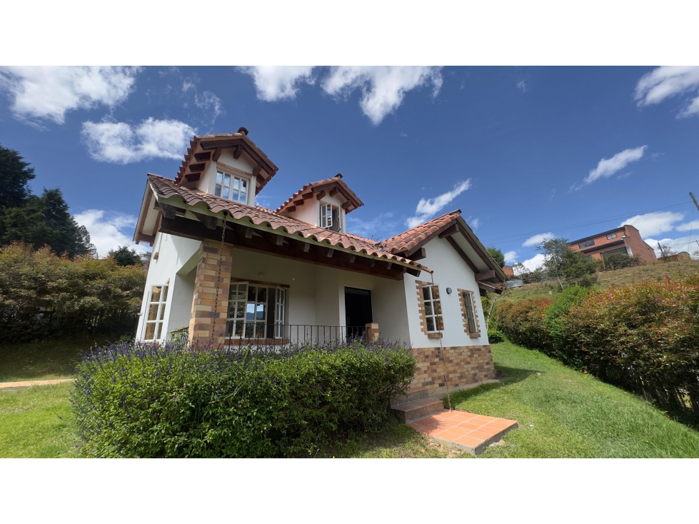 FINCA TIPO CHALET - EL RETIRO ANTIOQUIA