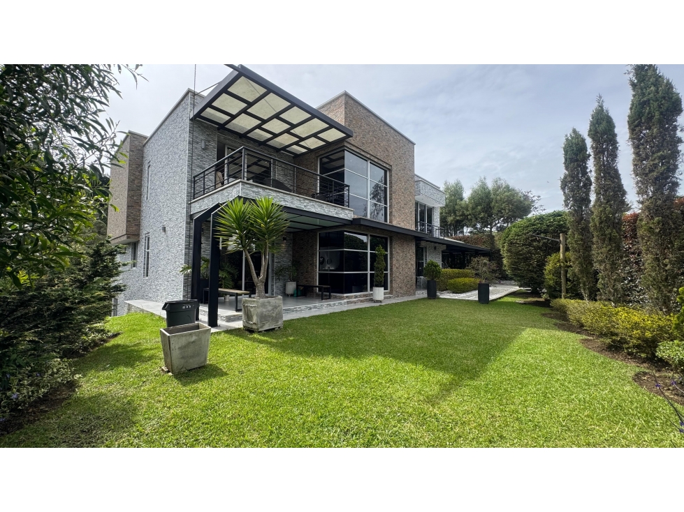SE VENDE CASA - ALTOS DE LAS PALMAS ENVIGADO