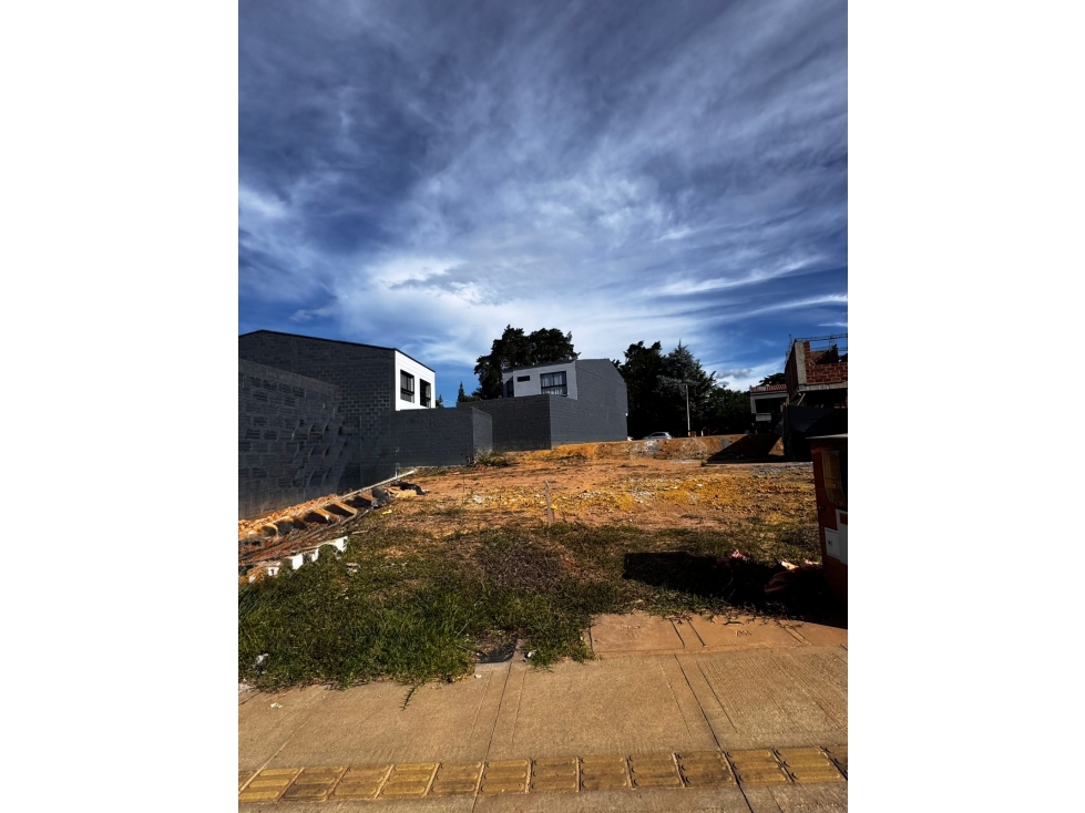 SE VENDE LOTE - SAN ANTONIO DE PEREIRA - CANTO LOTES