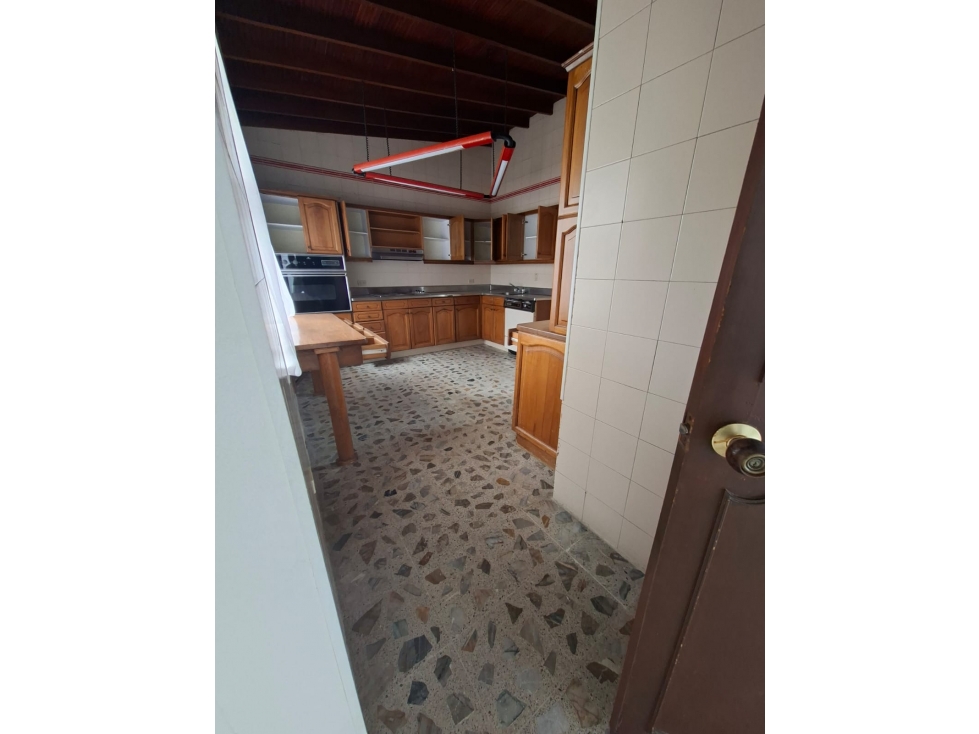 CASA EN VENTA Y ARRIEN CONQUISTADORES CERCA A LA AVENIDA BOLIVARIANA — foto 6