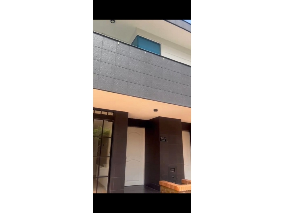 CASA ARRIENDO PARA OFICINA O LOCAL COMERCIAL EN LAURELES
