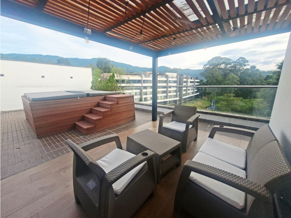 Apartamento dúplex en arriendo amoblado y sin amoblar Envigado Jacuzzi