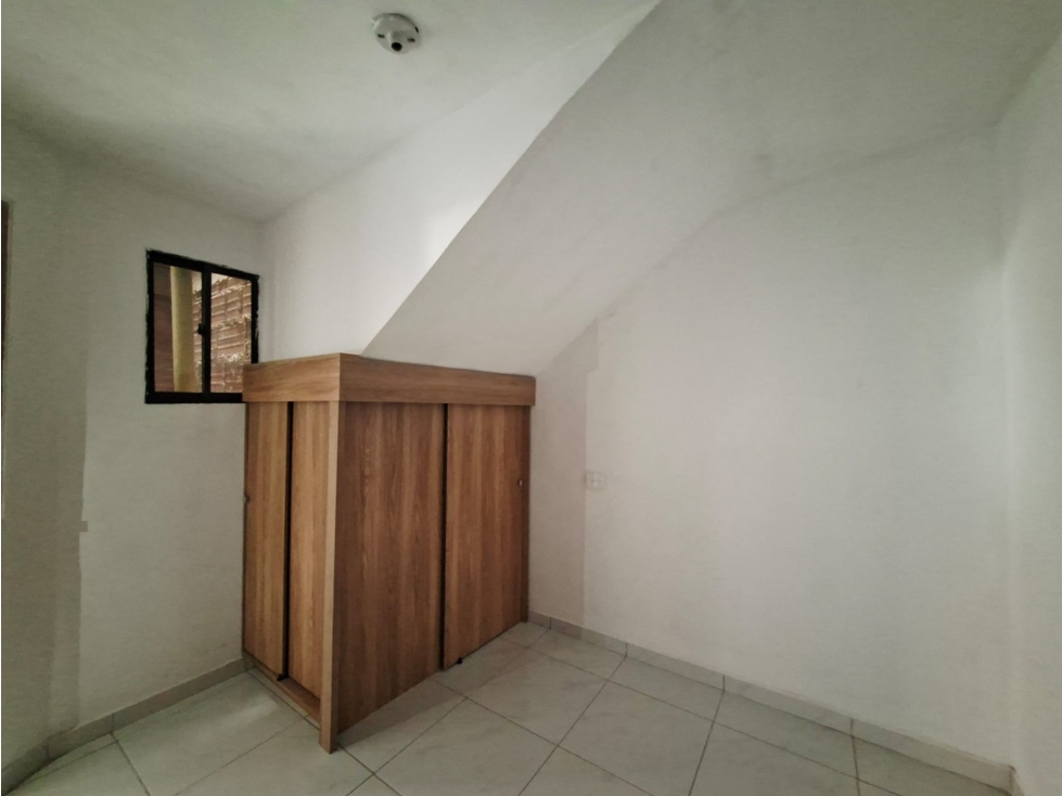 Apartamento en arriendo Av Bolivariana tercer piso — foto 2