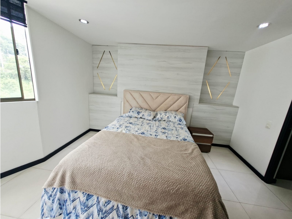Apartamento en venta Loma el Encierro remodelado — foto 4