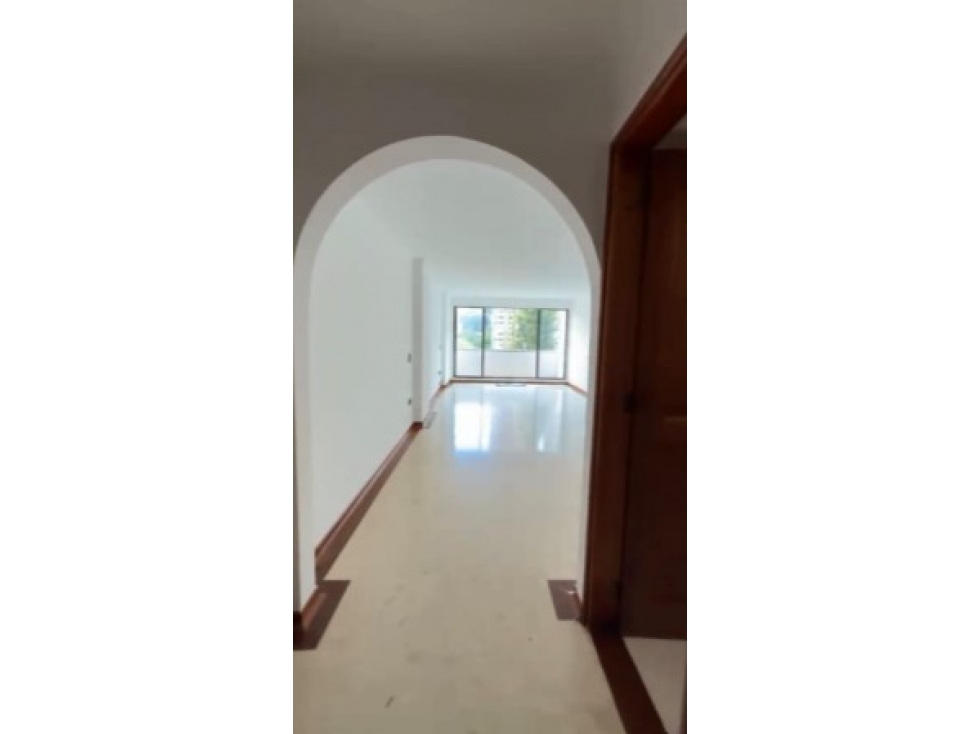 Apartamento en arriendo Poblado Castropol BL