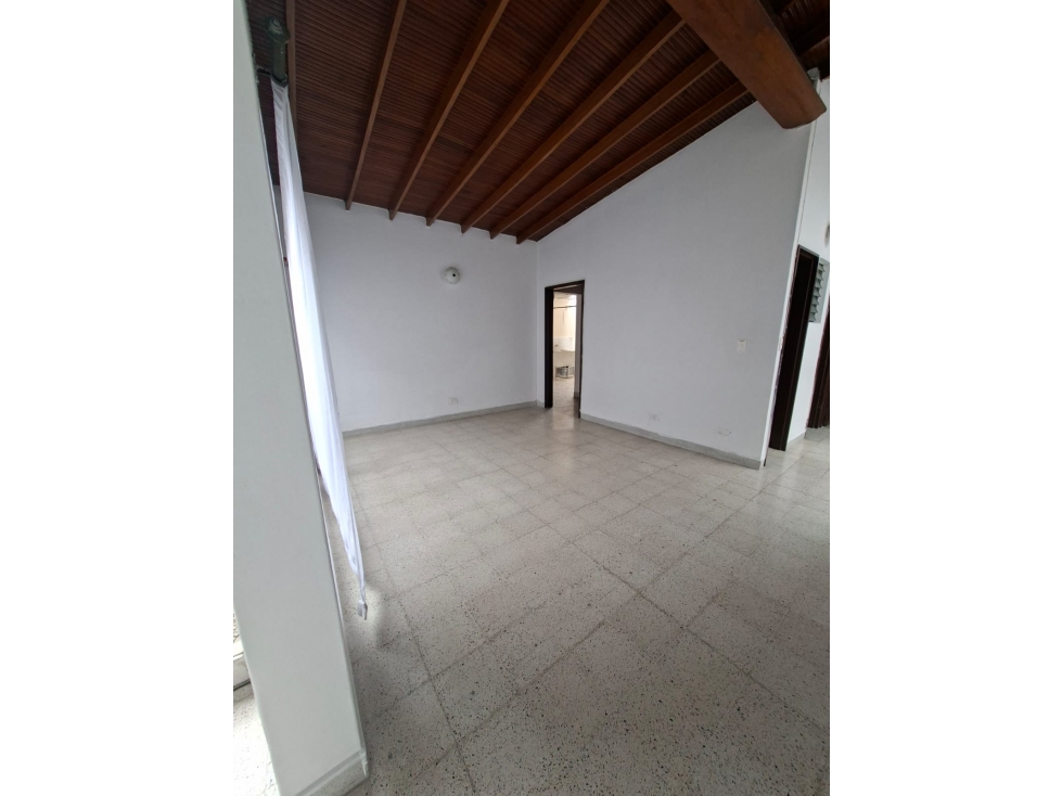 CASA EN VENTA Y ARRIEN CONQUISTADORES CERCA A LA AVENIDA BOLIVARIANA — foto 5