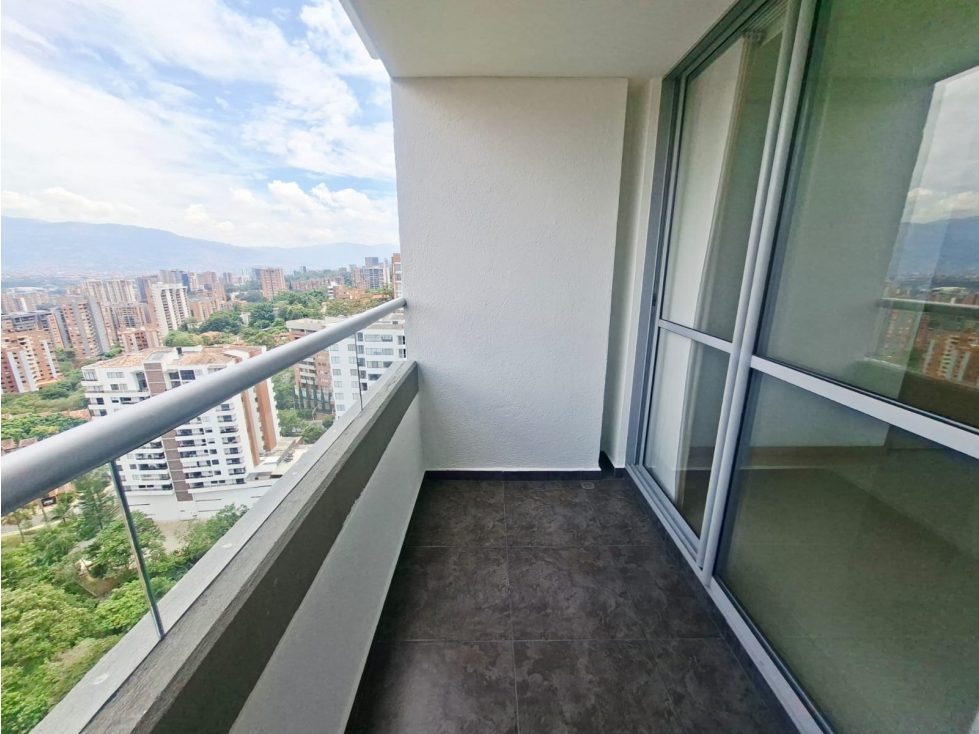 Apartamento en arriendo cerca a Cumbres CAB