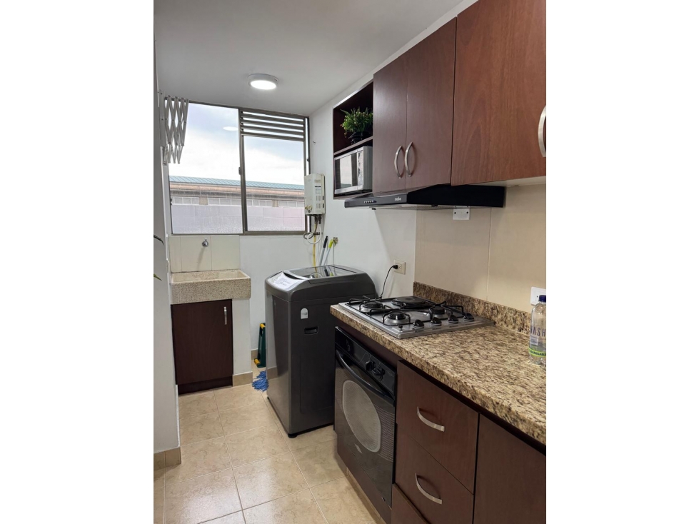 Apartamento en arriendo amoblado cerca a CC Santa Fé4 — foto 4