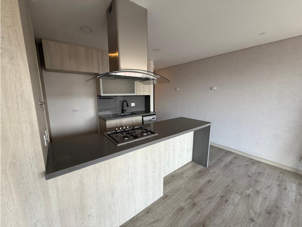 Apartamento en arriendo Poblado Palmas TC LC 24
