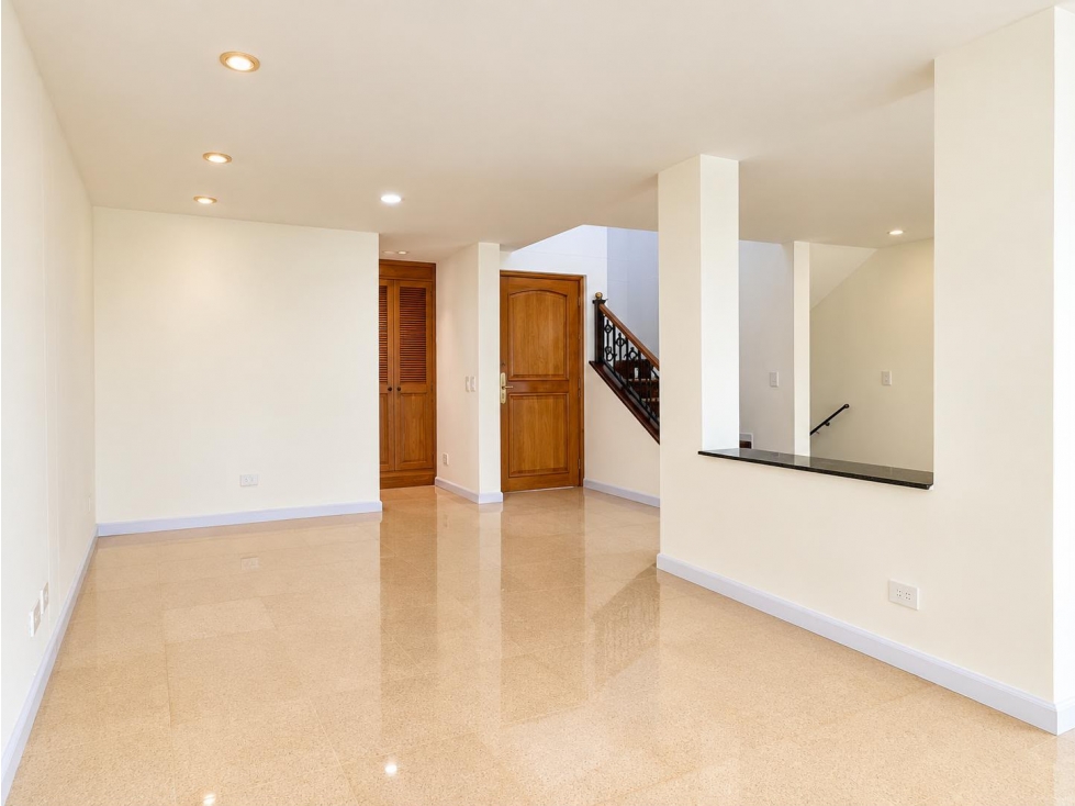 CASA EN ARRIENDO CERCA MALL ESTE — foto 2